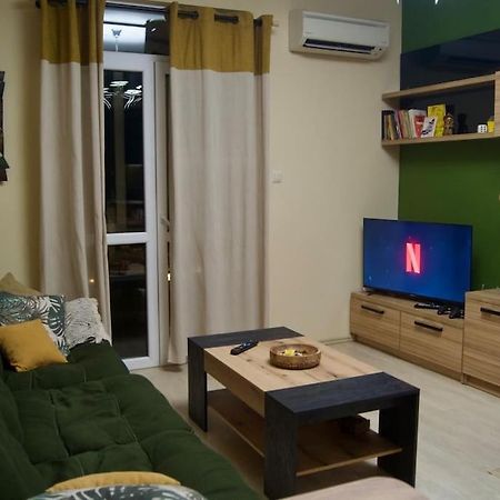 Cozy 2Br Oasis In Central Burgas Exterior photo